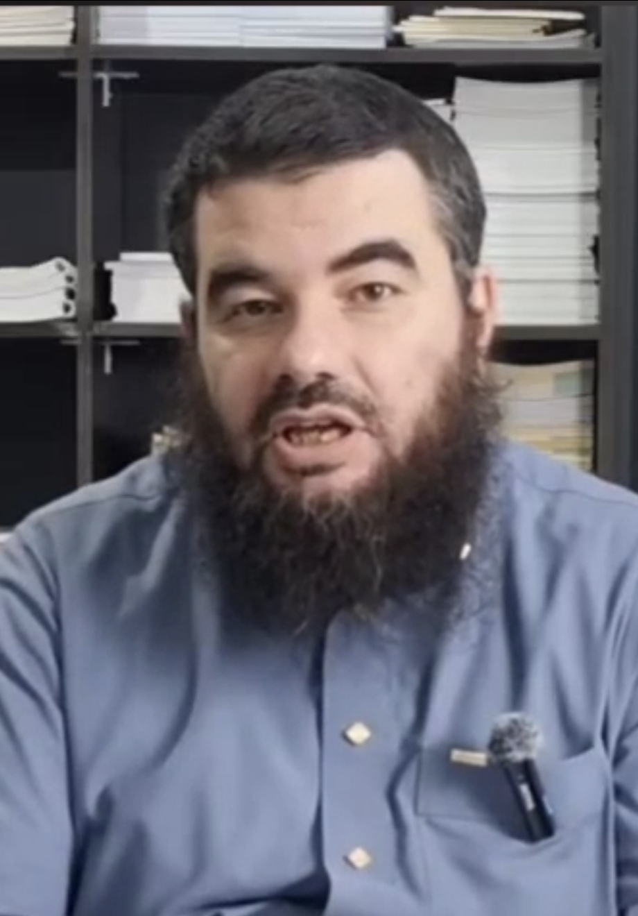 خطأ تلاوة عبد القادر البكور {وبدا بيننا وبينكم العداوة والبغضاء أبدا}